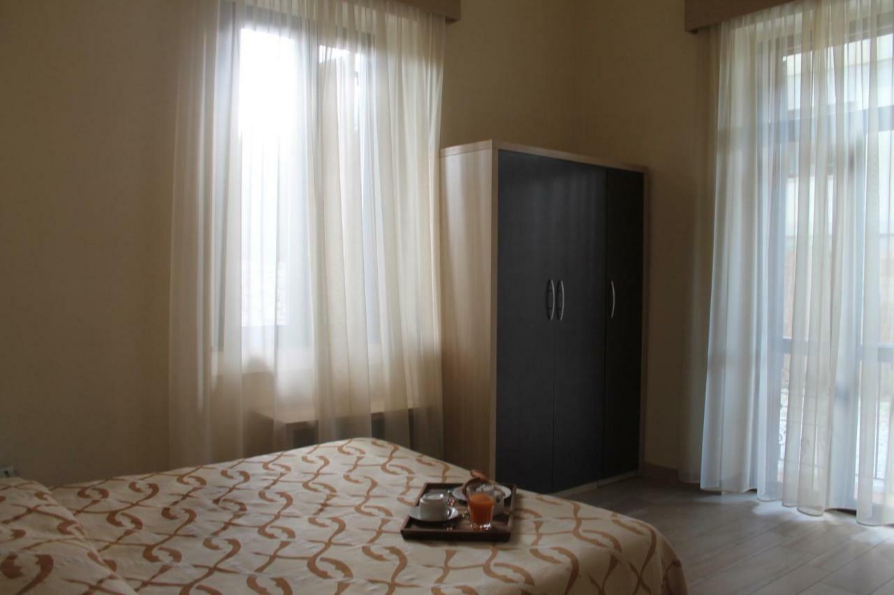 Hotel Virginia Marina di Massa Zewnętrze zdjęcie